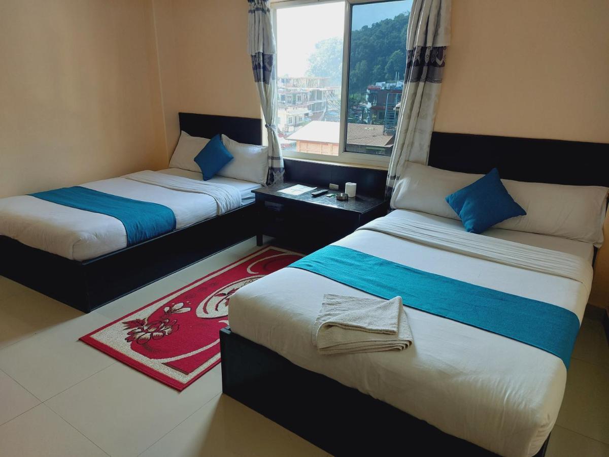 Golden Lake Pokhara Extérieur photo