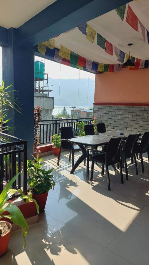 Golden Lake Pokhara Extérieur photo