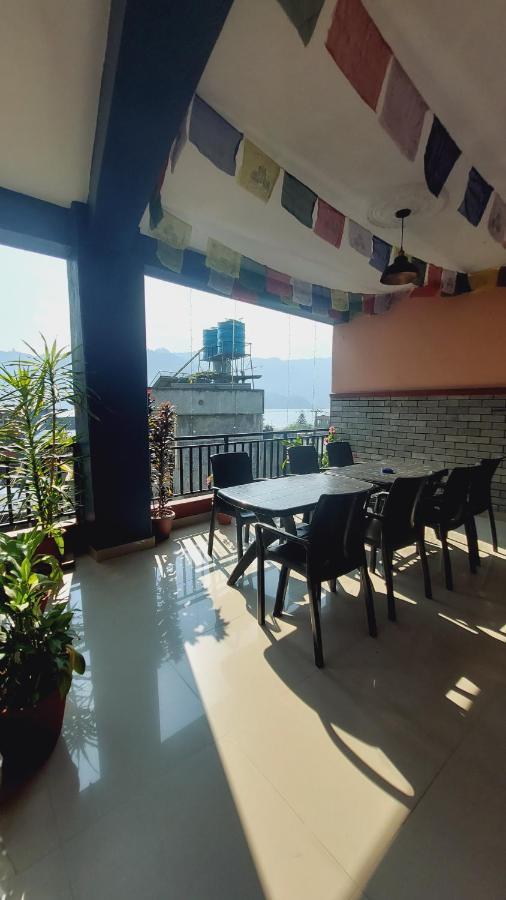 Golden Lake Pokhara Extérieur photo