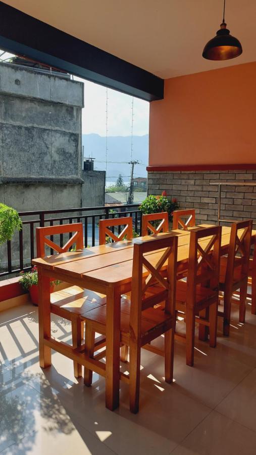 Golden Lake Pokhara Extérieur photo