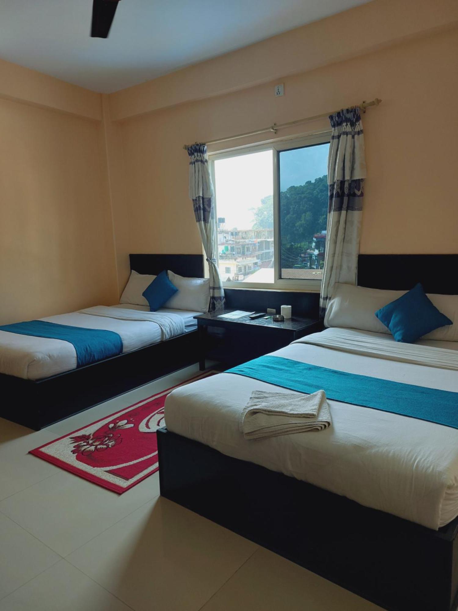 Golden Lake Pokhara Extérieur photo